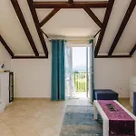 Two-bedroom In 公寓 *